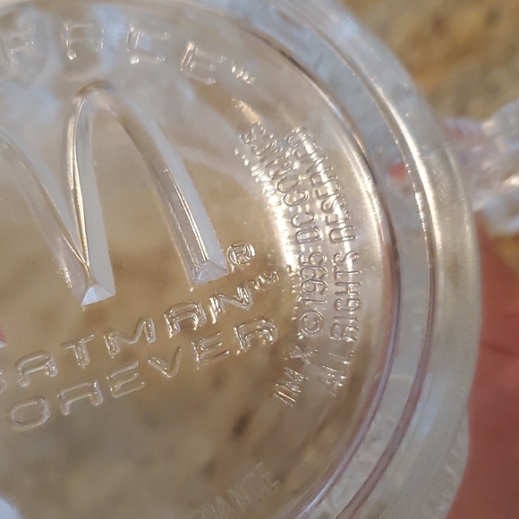 Set of 4 vintage Batman embossed glass mugs - Picture 8 of 15